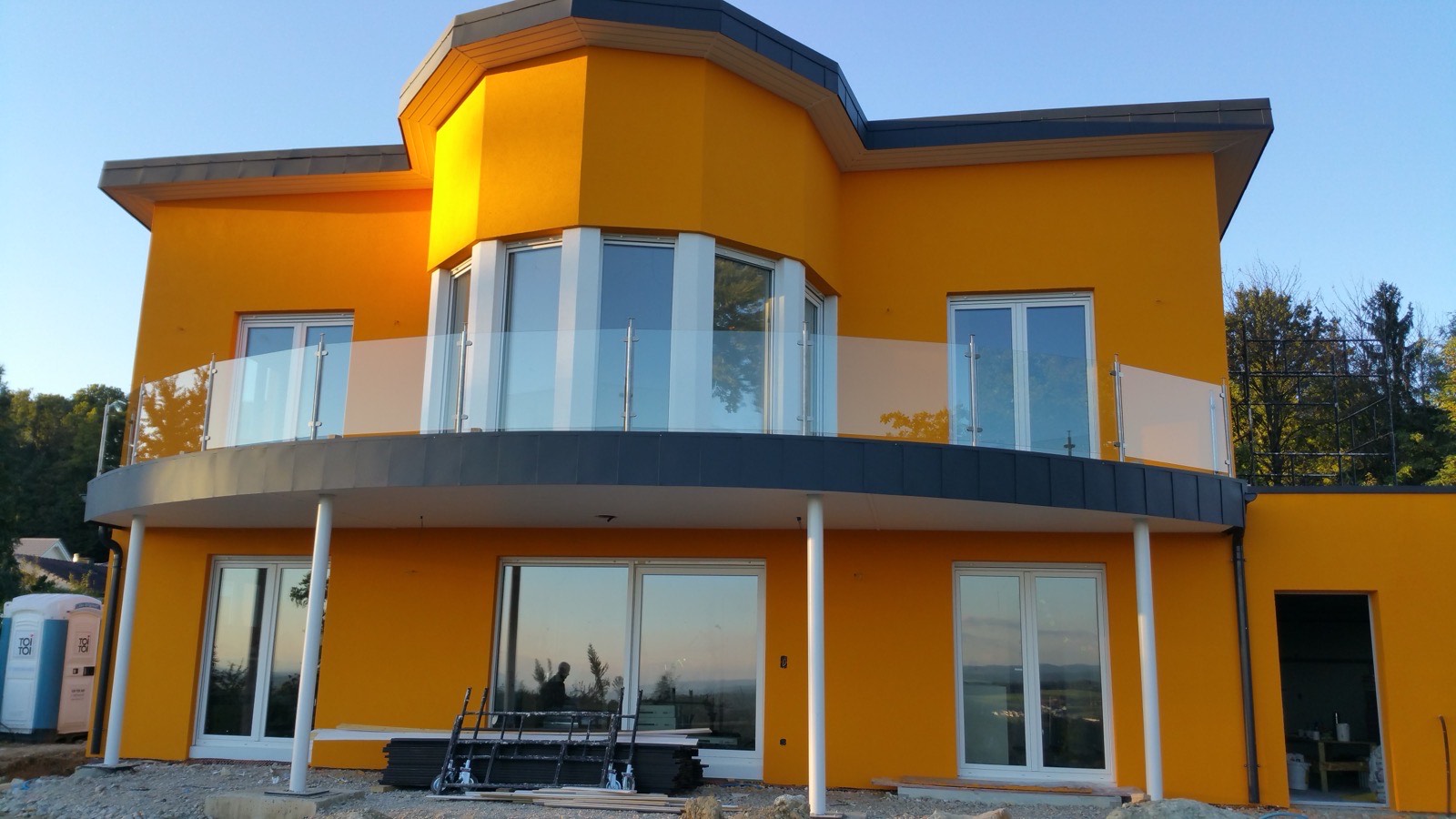 Willa Słoneczna, Niemcy