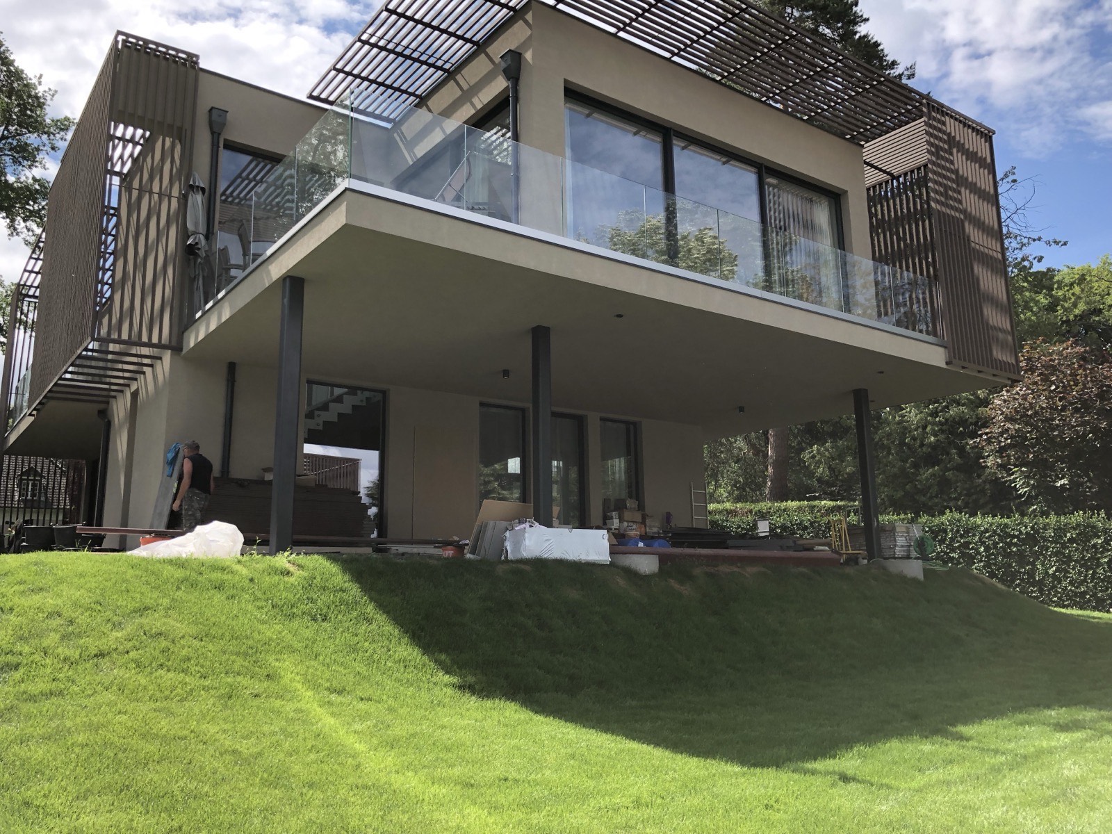 Rezydencja z Pergolą, Szwajcaria